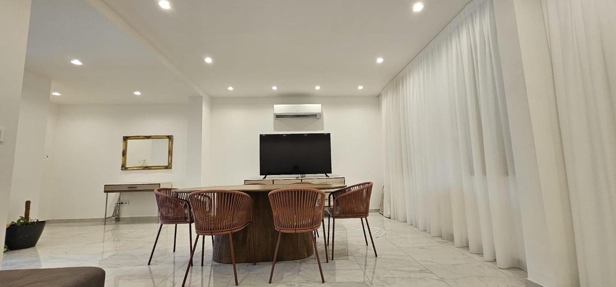 Modern Elegance V1